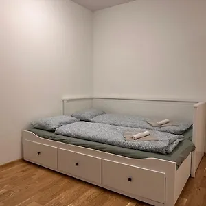 Apartment Muzeta11 - Modern Town With Balcony, Wien