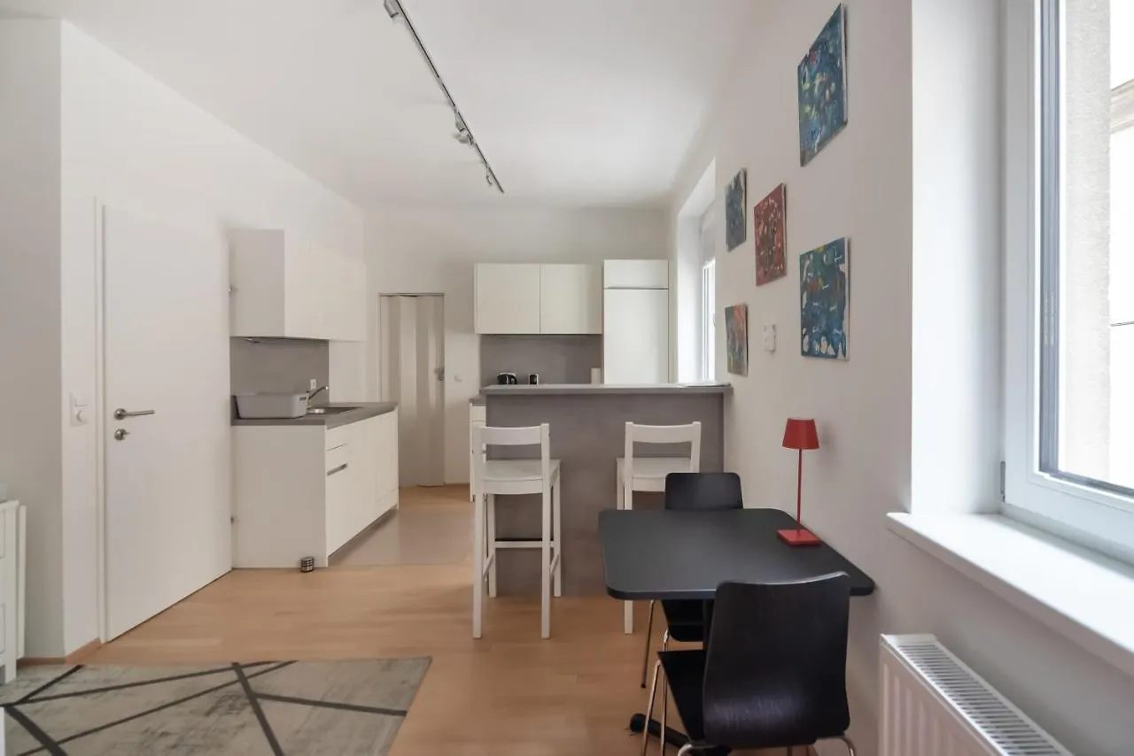 Im Herzen Von Wien - Charmante Garconiere Vienna